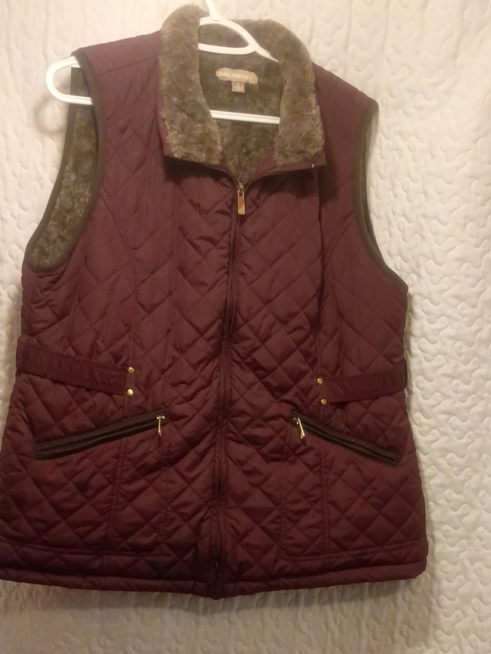 NWOT Quilted Faux-Fur Collar Vest - Burgundy